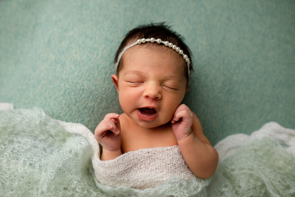 24 12 20 GrazielaLyra Newborn Amelia AndreaLeal 0110 S 1024x683 FOTOGRAFIA NEWBORN RECIFE